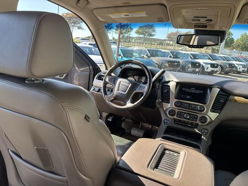 Used 2016 GMC Yukon Denali w/ Open Road Package AWD/4WD image 25