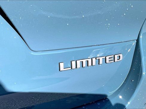 New 2027 Jeep Grand Cherokee L Limited w/ Trailer Tow Package AWD/4WD image 13