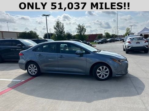 Used 2023 Toyota Corolla LE FWD image 2