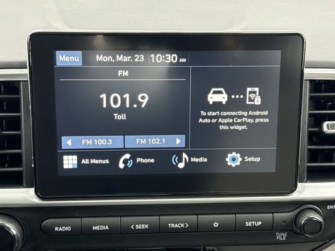 Used 2025 Hyundai Venue SEL FWD image 5