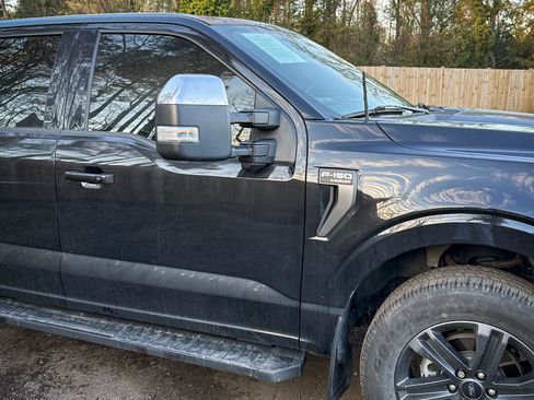 Used 2021 Ford F150 Lariat w/ Equipment Group 502A High AWD/4WD image 11