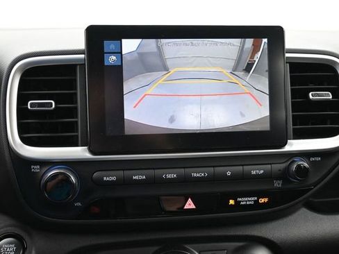 Used 2025 Hyundai Venue SEL FWD image 23