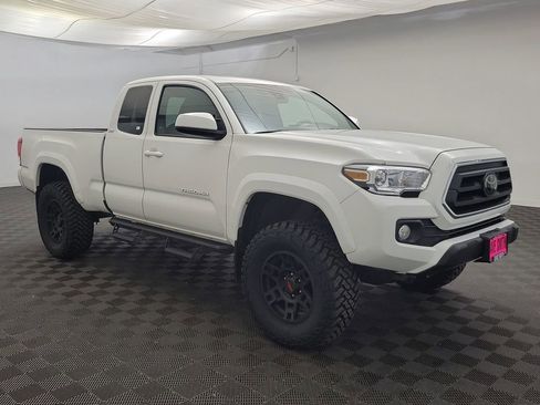 Used 2022 Toyota Tacoma SR5 image 6