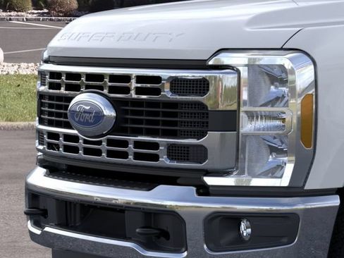 New 2026 Ford F350 XLT w/ FX4 Off-Road Package AWD/4WD image 17