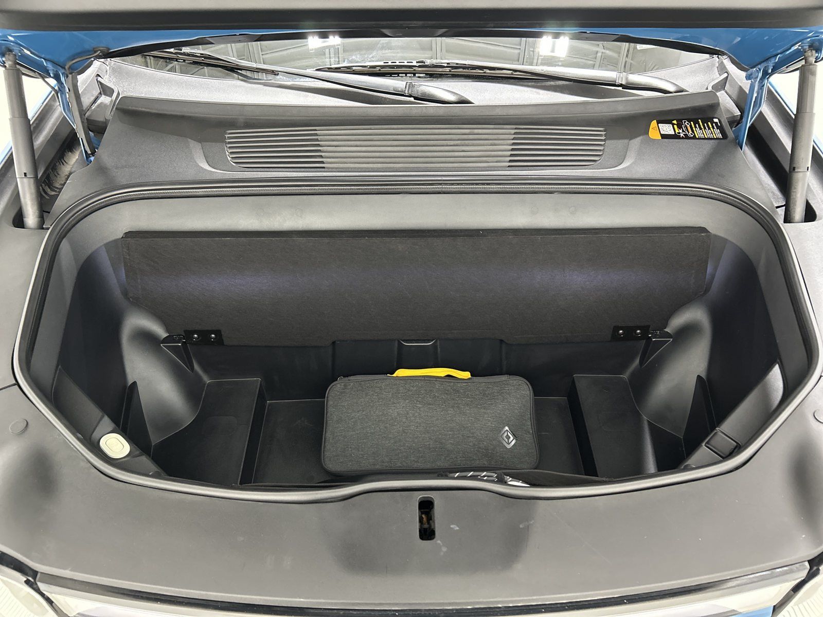Used 2022 Rivian R1T Adventure AWD/4WD image 14