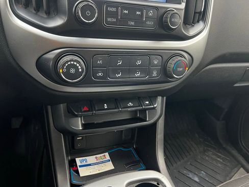 Used 2017 Chevrolet Colorado LT w/ LT Convenience Package image 12