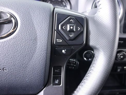 Used 2019 Toyota Tacoma TRD Off-Road image 14