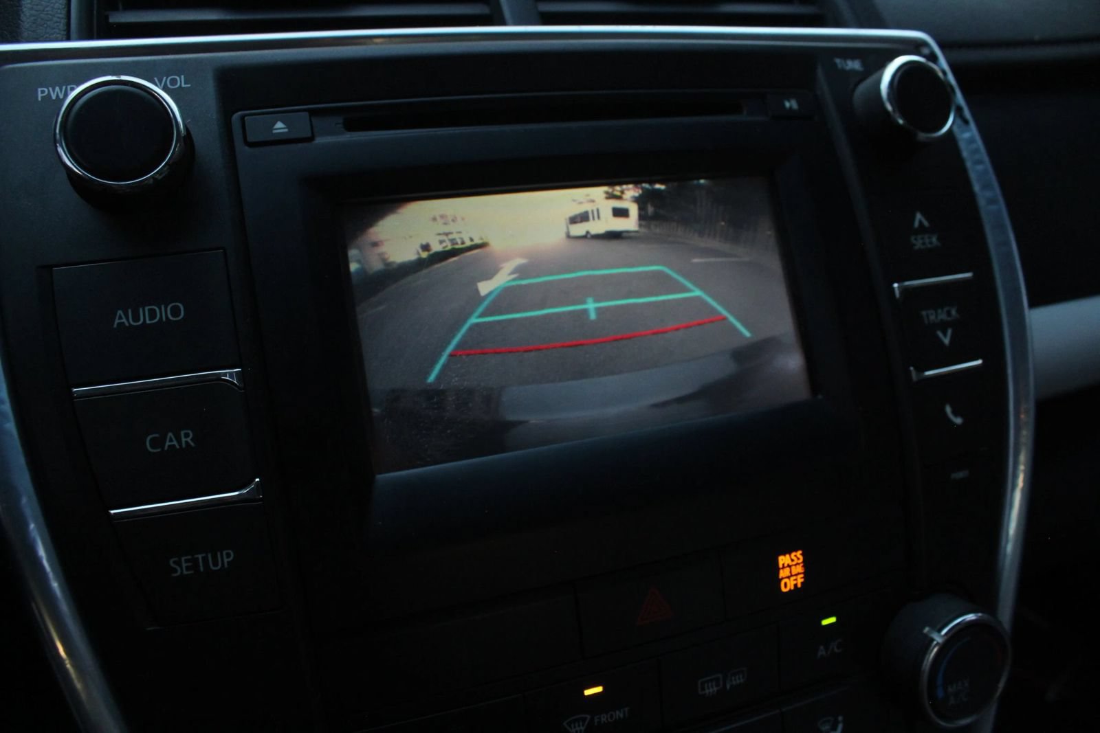 Used 2015 Toyota Camry SE FWD image 33