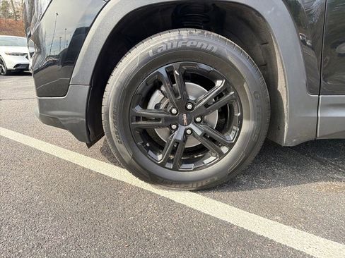 Used 2023 GMC Terrain AT4 image 28