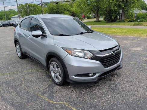 Used 2017 Honda HR-V EX image 6