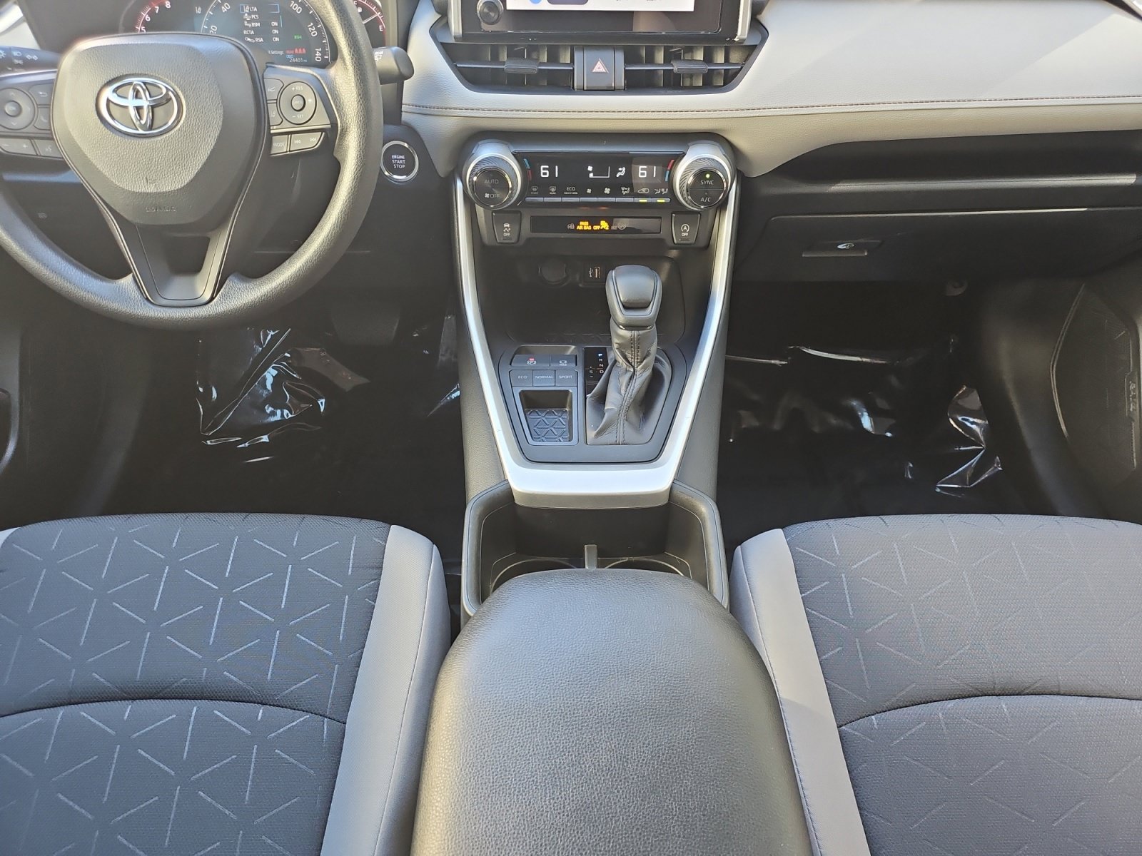 Used 2023 Toyota RAV4 XLE FWD image 31