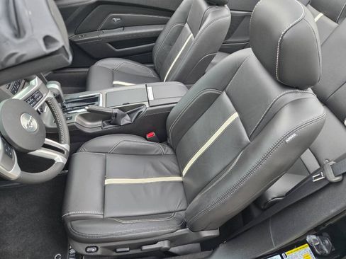 Used 2010 Ford Mustang GT Premium RWD image 23