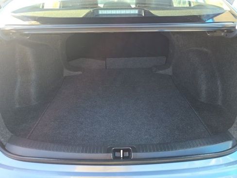 Used 2025 Toyota Corolla LE image 33