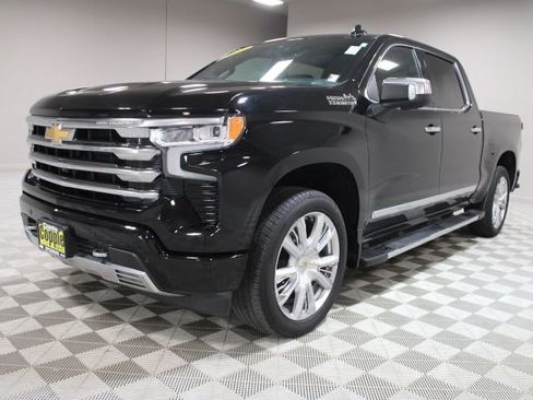 Used 2023 Chevrolet Silverado 1500 High Country w/ High Country Premium Package AWD/4WD image 8