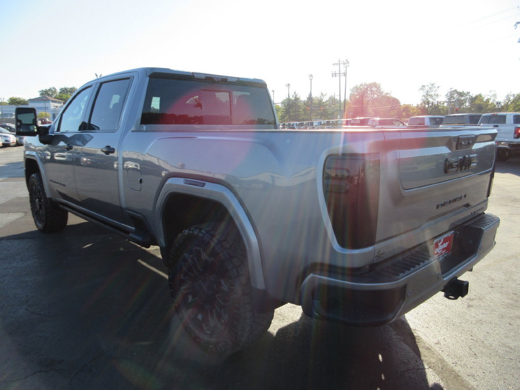 Used 2024 GMC Sierra 2500 Denali Ultimate AWD/4WD image 9