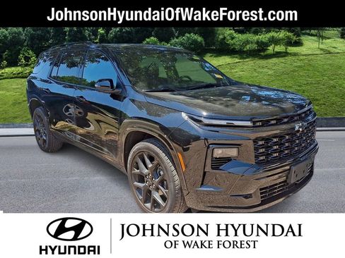 Used 2024 Chevrolet Traverse RS FWD image 1