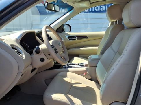 Used 2015 Nissan Pathfinder Platinum w/ Family Entertainment Package AWD/4WD image 8