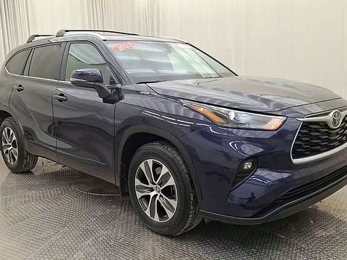 Certified 2023 Toyota Highlander XLE image 5