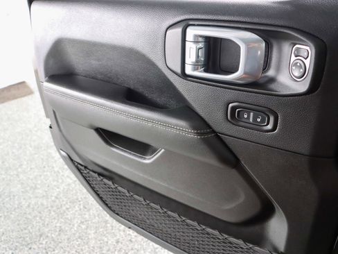 Used 2021 Jeep Gladiator Overland w/ Popular Equipment Package image 23