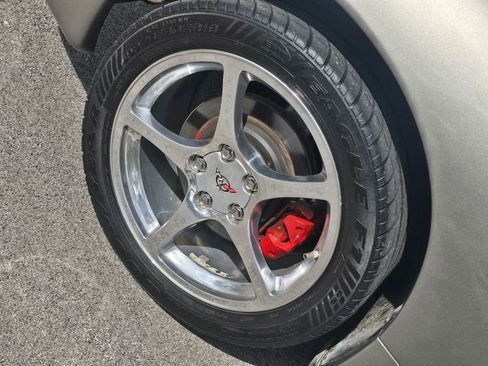 Used 2001 Chevrolet Corvette Coupe w/ Preferred Equipment Group2 image 7