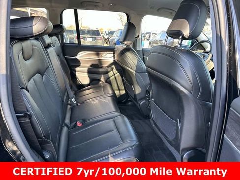 Used 2023 Jeep Grand Cherokee Limited image 11