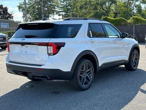 Used 2025 Ford Explorer ST AWD/4WD image 4
