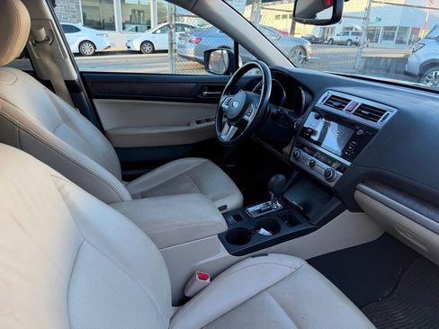 Used 2016 Subaru Outback 2.5i Limited image 11