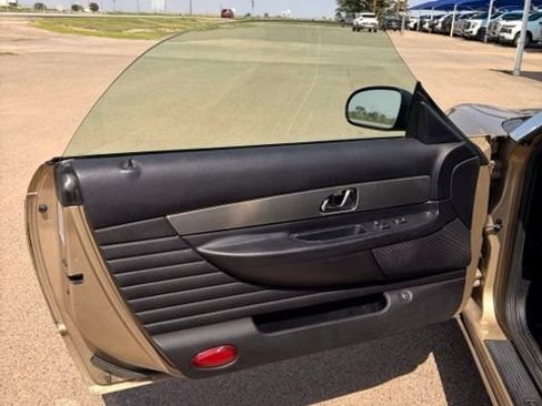 Used 2005 Ford Thunderbird RWD image 9