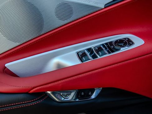 Used 2025 Chevrolet Corvette Stingray w/ Z51 Performance Package image 17