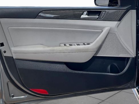 Used 2018 Hyundai Sonata Limited FWD image 21