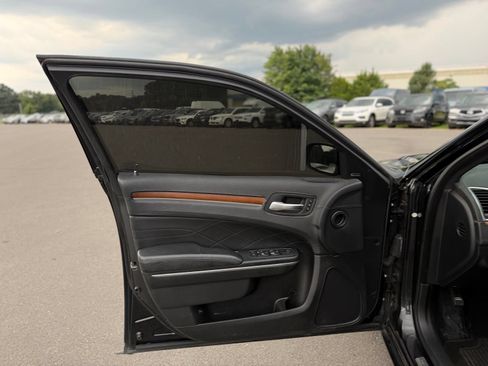 Used 2015 Chrysler 300 C Platinum w/ Harman/Kardon Audio Group RWD image 11