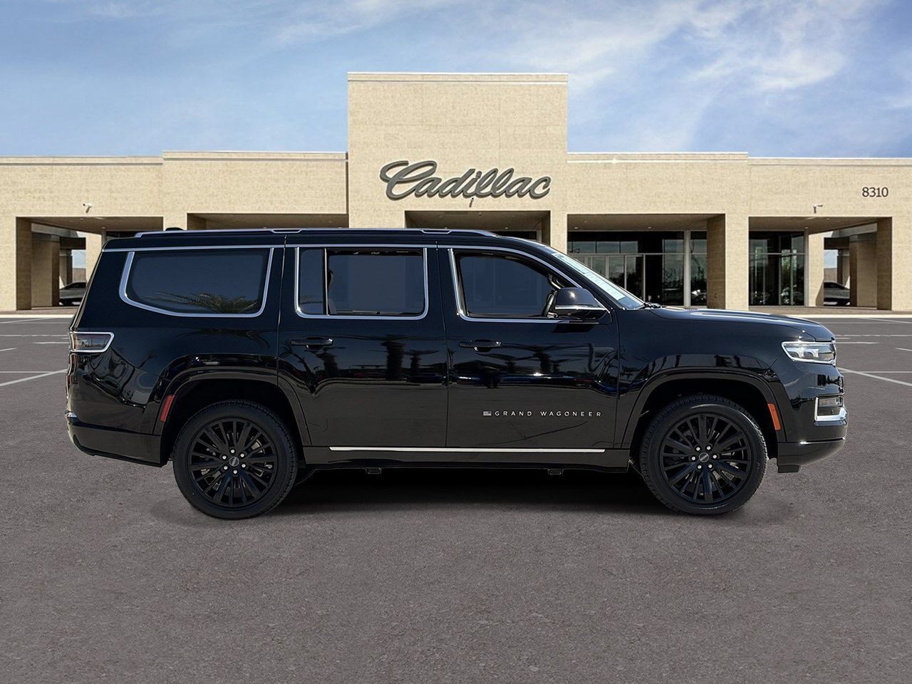 Used 2023 Jeep Grand Wagoneer Series III AWD/4WD image 4