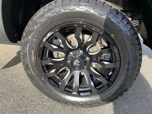 Used 2021 Nissan Titan S w/ Accessory Utility Package image 31