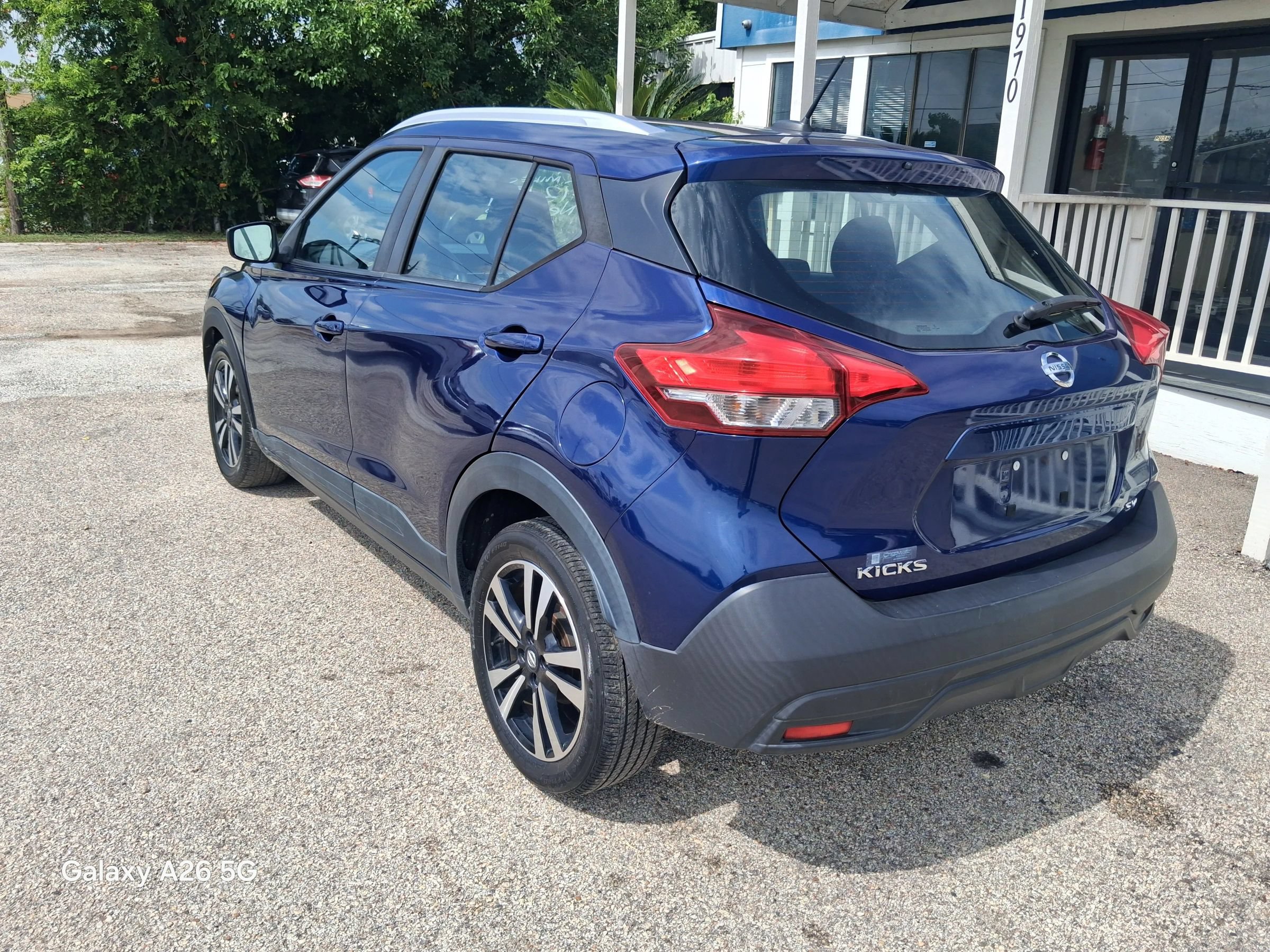 Used 2019 Nissan Kicks SV FWD image 4
