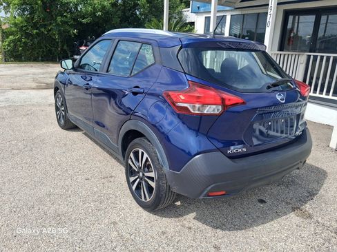 Used 2019 Nissan Kicks SV FWD image 4