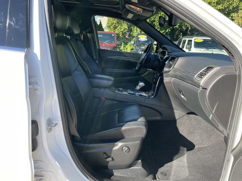 Certified 2021 Jeep Grand Cherokee Limited w/ Luxury Group II image 13