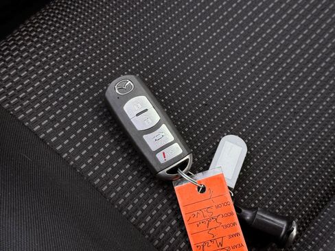 Used 2013 MAZDA MAZDA3 i Touring FWD image 34