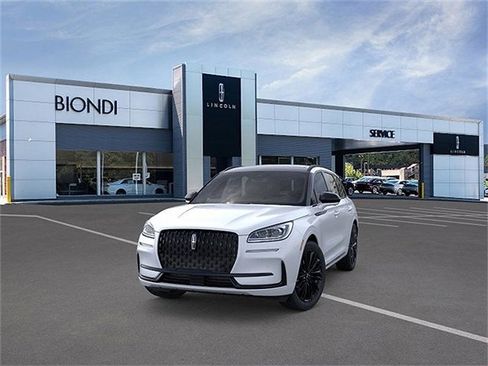 New 2026 Lincoln Corsair Reserve w/ Jet Appearance Package AWD/4WD image 2