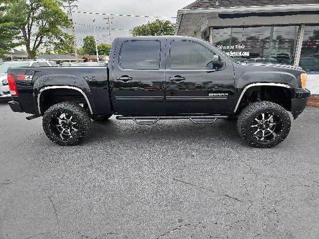 Used 2011 GMC Sierra 1500 SLT w/ SLT Convenience Package AWD/4WD image 2