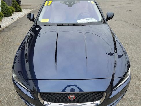 Used 2017 Jaguar XE Prestige RWD image 10
