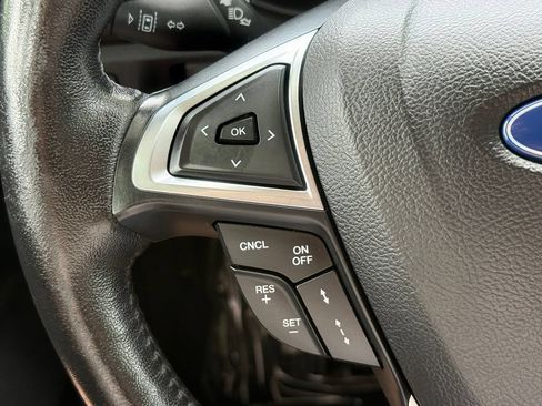 Used 2019 Ford Fusion Titanium FWD image 33