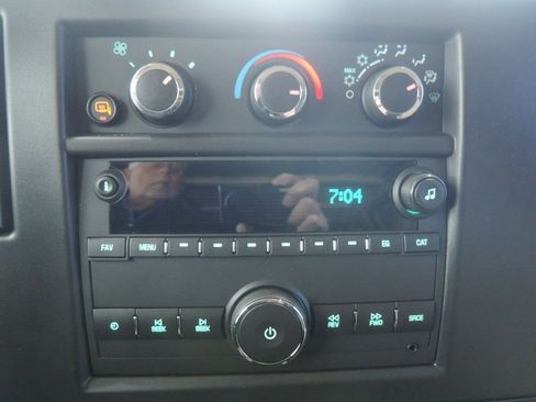 New 2026 Chevrolet Express 2500 Work Van w/ Driver Convenience Package image 15