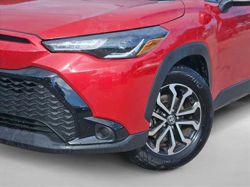 Used 2024 Toyota Corolla Cross SE image 4