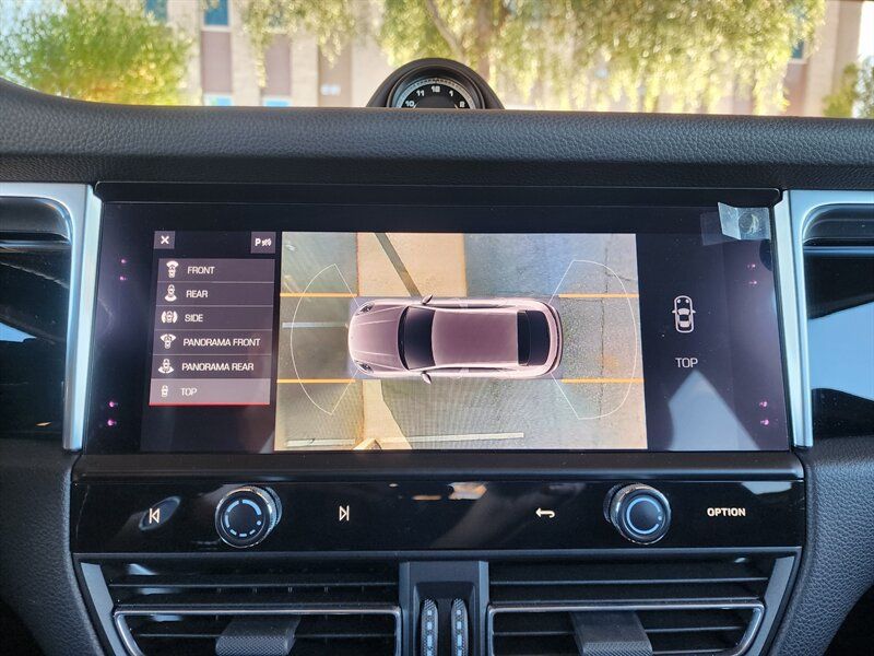 Used 2022 Porsche Macan AWD/4WD image 48