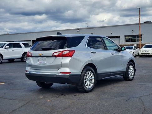 Used 2019 Chevrolet Equinox LT FWD image 3