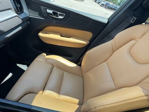 Used 2019 Volvo XC60 T5 Momentum w/ Premium Package AWD/4WD image 24