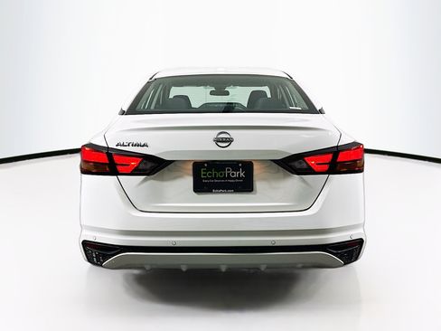 Used 2025 Nissan Altima 2.5 SV image 7
