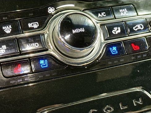 Used 2021 Lincoln Corsair Reserve w/ Equipment Group 201A image 21