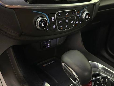 Used 2023 Chevrolet Traverse RS image 21