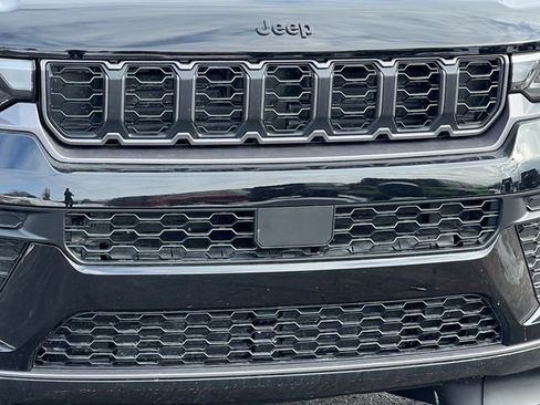 New 2026 Jeep Grand Cherokee Altitude image 39